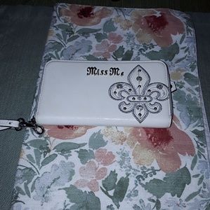 Miss me wallet